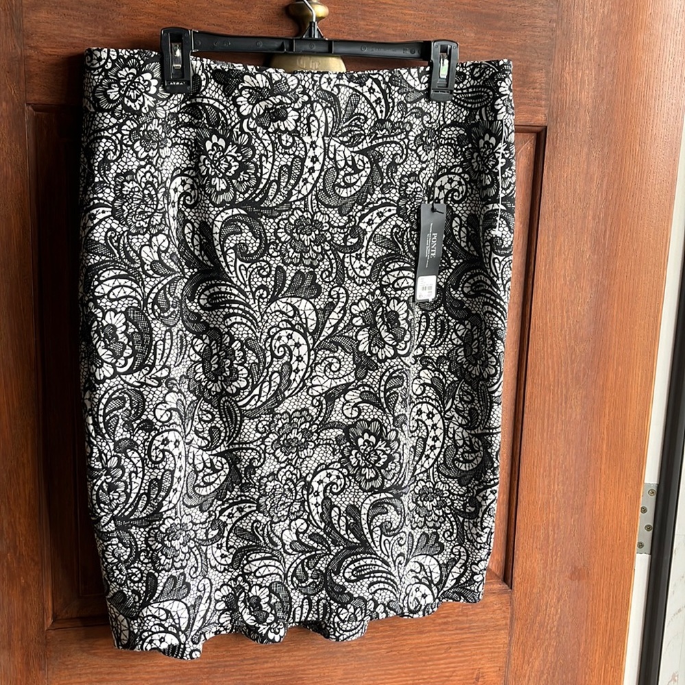 Lane Bryant Ponte skirt size 14